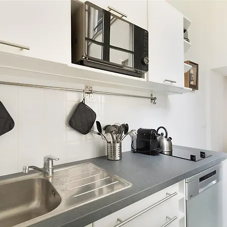 Louvre & Chatelet-1br Cosy Paryż